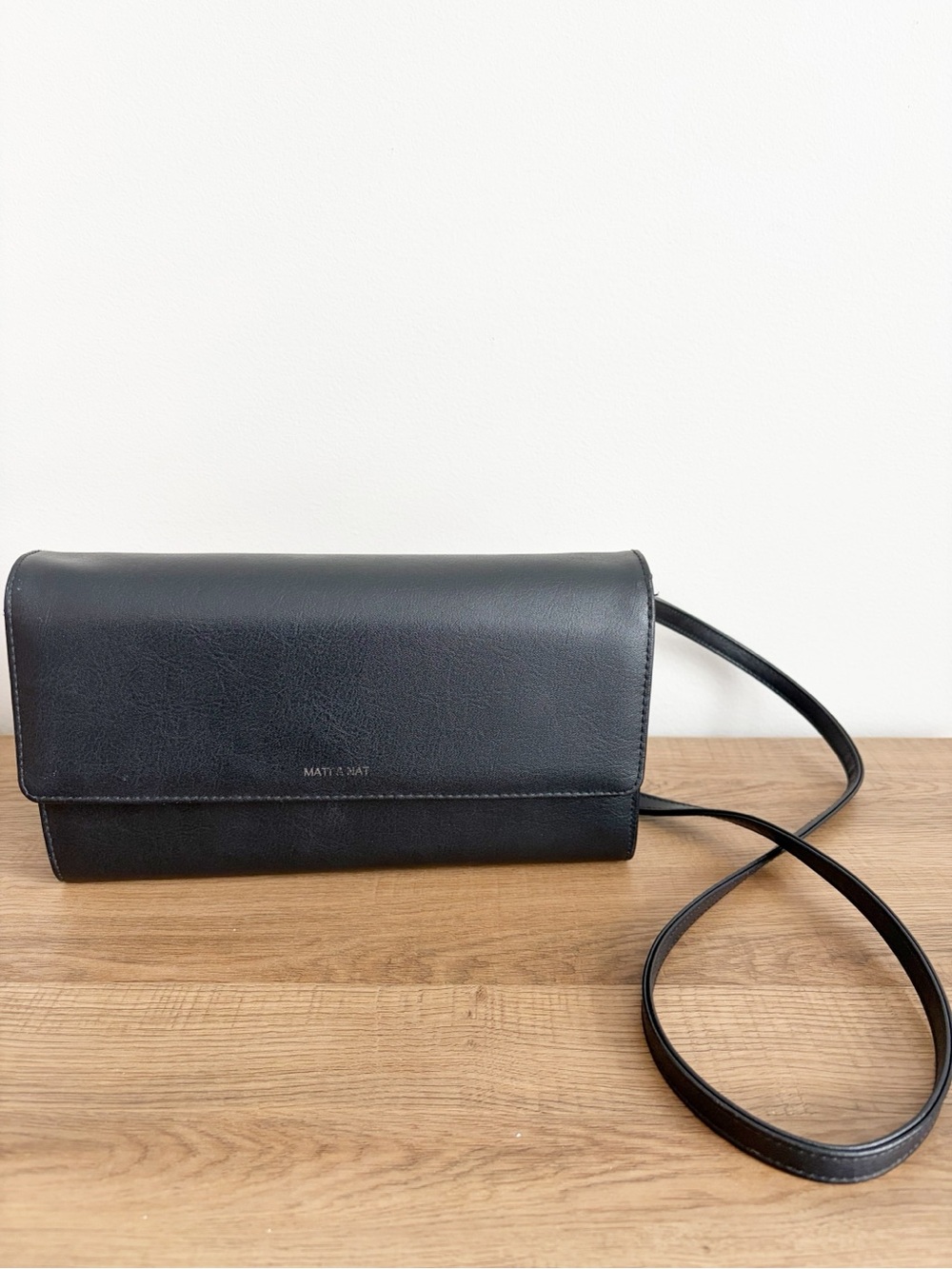 Matt & Nat Black Minimalist Crossbody Wallet